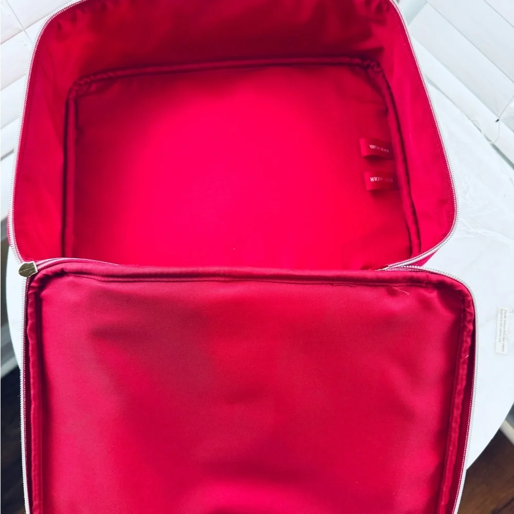 Estee Lauder Vibrant Red Quilted Star Velvet Travel Train Makeup Case